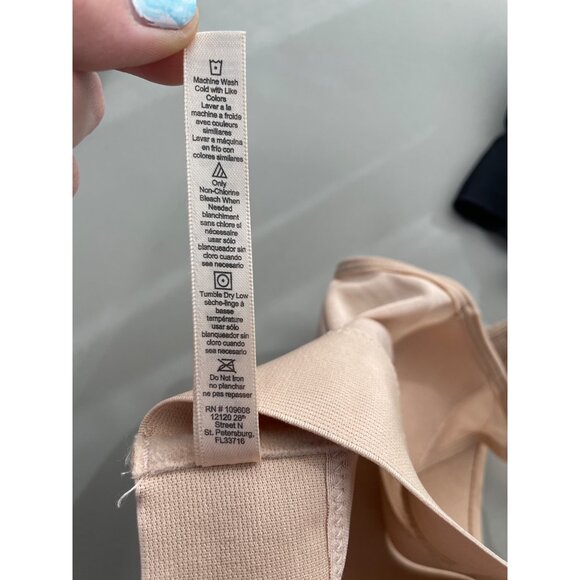 Rhonda Shear 2Pack Molded Cup Bra with Wrap Back Size Medium Black Beige 590.21 - Picture 7 of 10